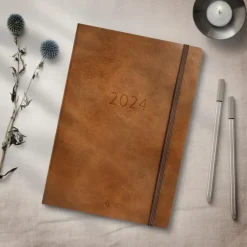 Best Kalenteri 2024 Business Forma Deluxe Ruskea Kalenterit