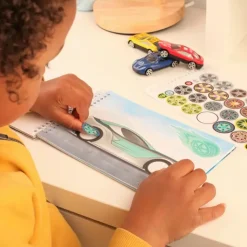 Monster Cars Askartelutarvikkeet-Taskuvarityskirja