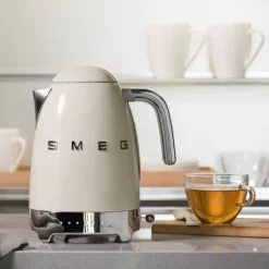 Smeg Kahvi Ja Tee-Kerma Vedenkeitin Lampotilansaadolla Klf04Creu